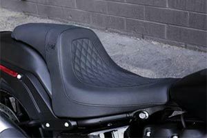 Saddlemen Renegade LS ソロシート ブラック スポーツスター 4.5ガロン