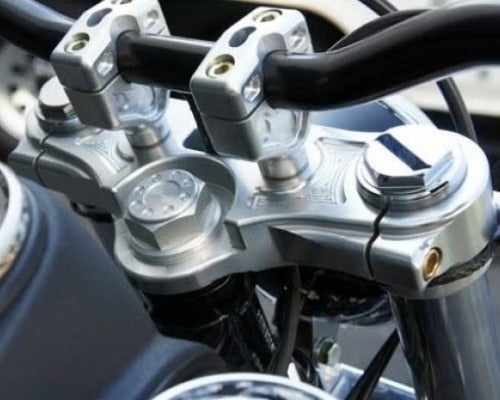 ハーレー、ダイナ ハンドルバー トリプル　ツリー