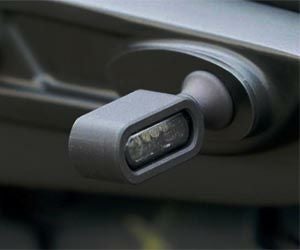 M8 ソフテイル ストラット ストライプ LED 3in1 テールライト一体型