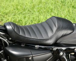 GOODS スポーツスター用GOODサドルシートキット バーチカル ブラック