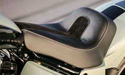 ハーレー、ソフテイル・M8 FLFBファットボーイ用シート Thunder Bike