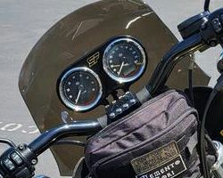 ダイナ、スポーツスター、FXR デュアルメーターマウント (アルミ