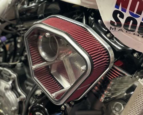 M8ツーリング、ソフテイル Boom Box マックスボリューム 1.8インチ