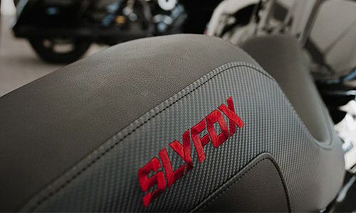 ハーレー、ソフテイル・M8 FXLRローライダー、FLSBスポーツグライド用シート SLYFOX (スライフォックス)