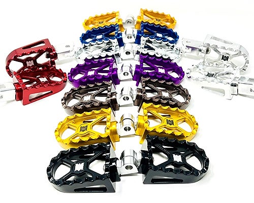 ハーレー、ソフテイルTC  Death Metal Racing フットペグ