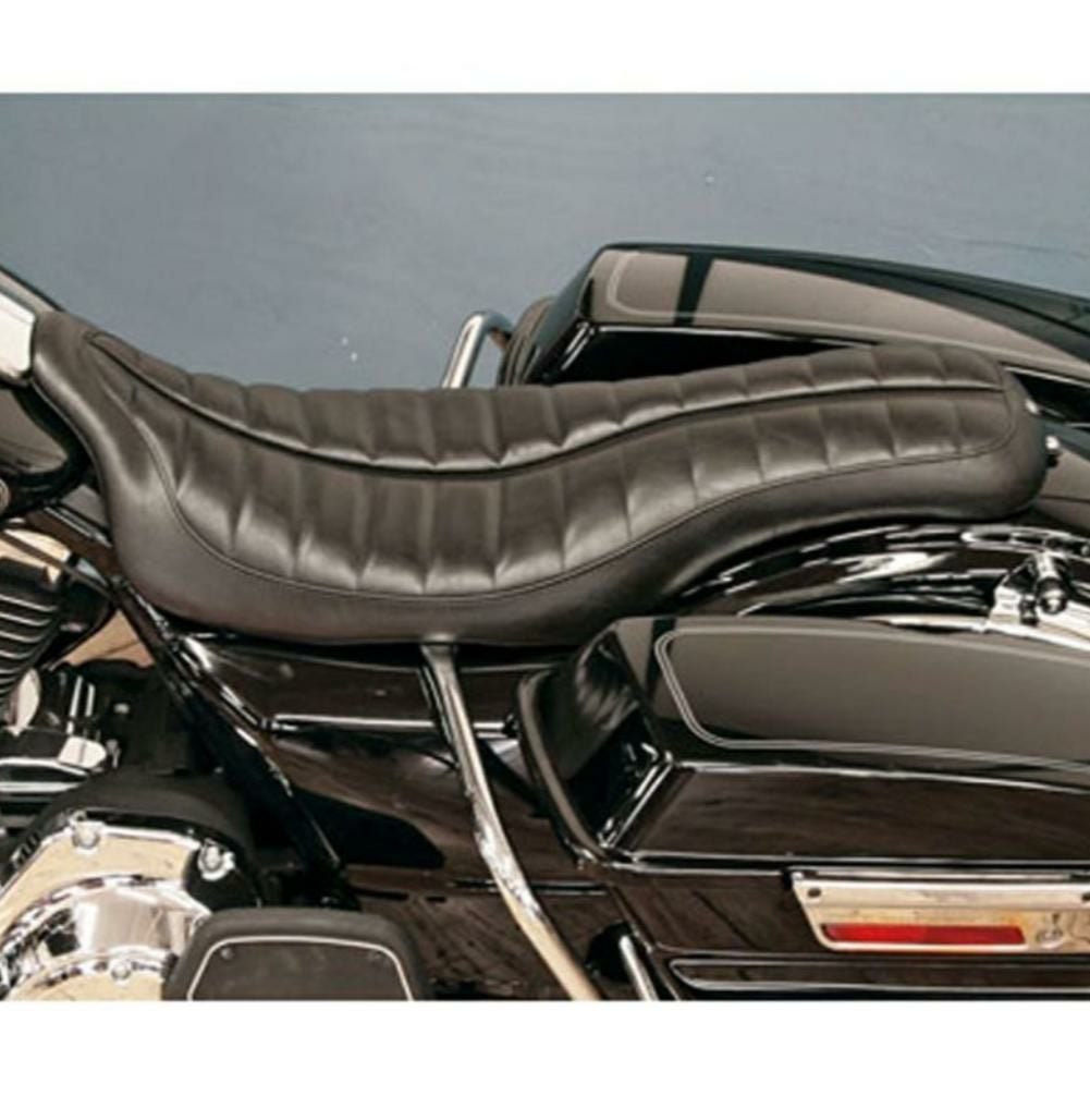 ローランドサンズ・デザイン(RSD)フラットアウト・ボス シート