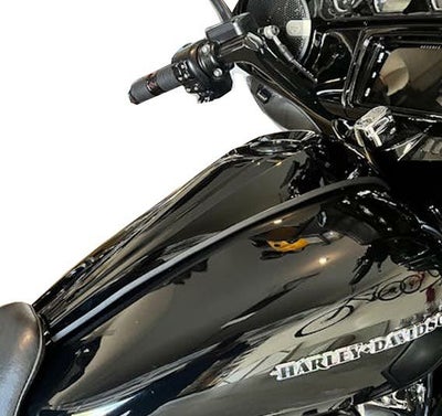 ハーレー、ツーリングモデル用ダッシュコンソール Signature スムース 