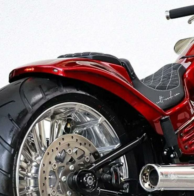 Cult Werk 本革シート付 リアフェンダーキット (グロスブラック