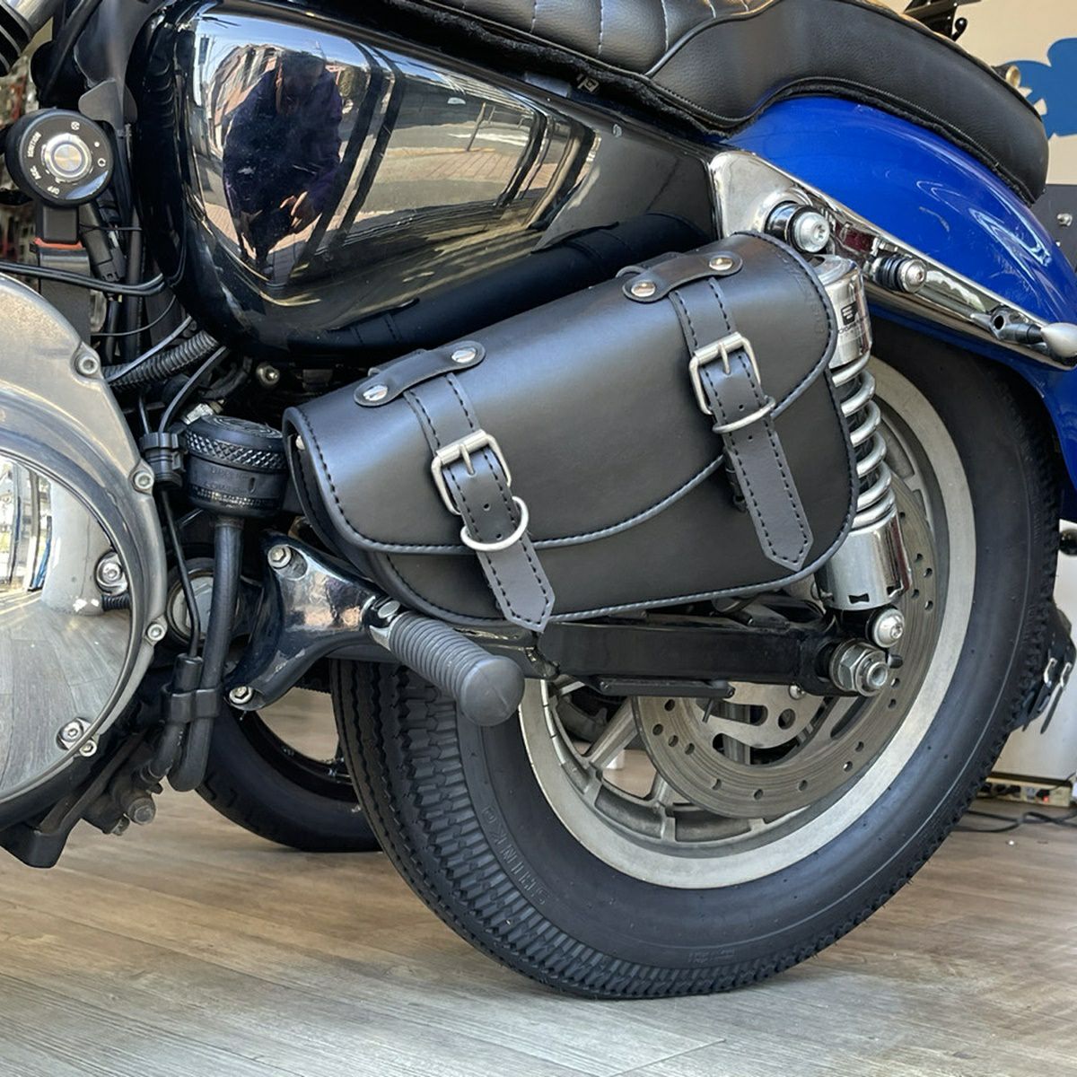  Custom Acces(PUIG) デトロイト サドルバッグ ハーレー汎用 取り付け画像2