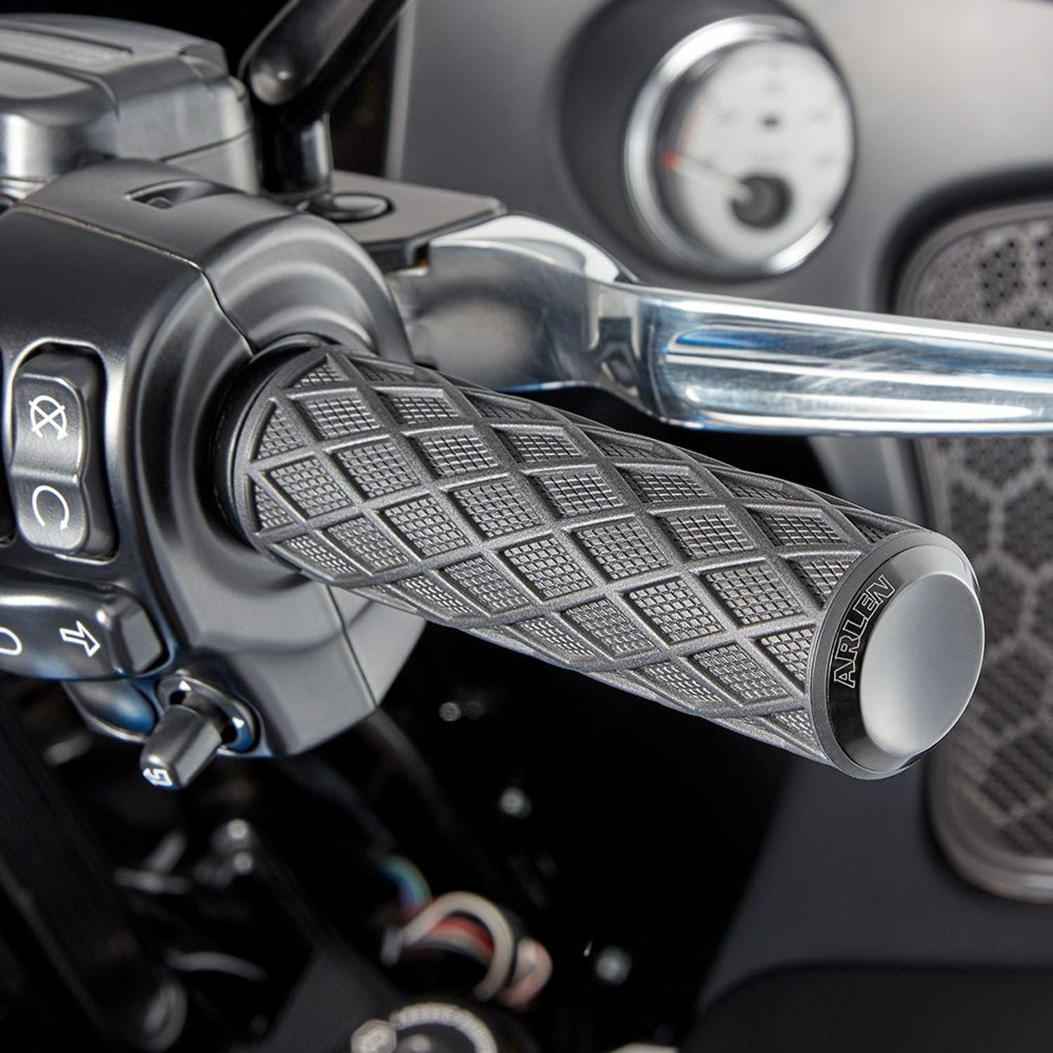 アレンネス グリップ|ハーレーパーツメーカー