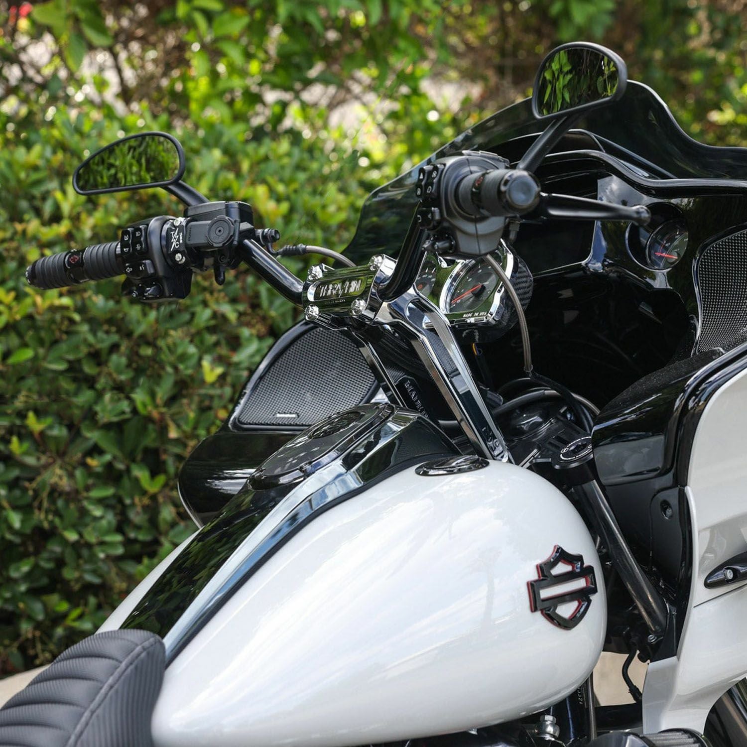 000000101965-01.jpg?size=l&w=