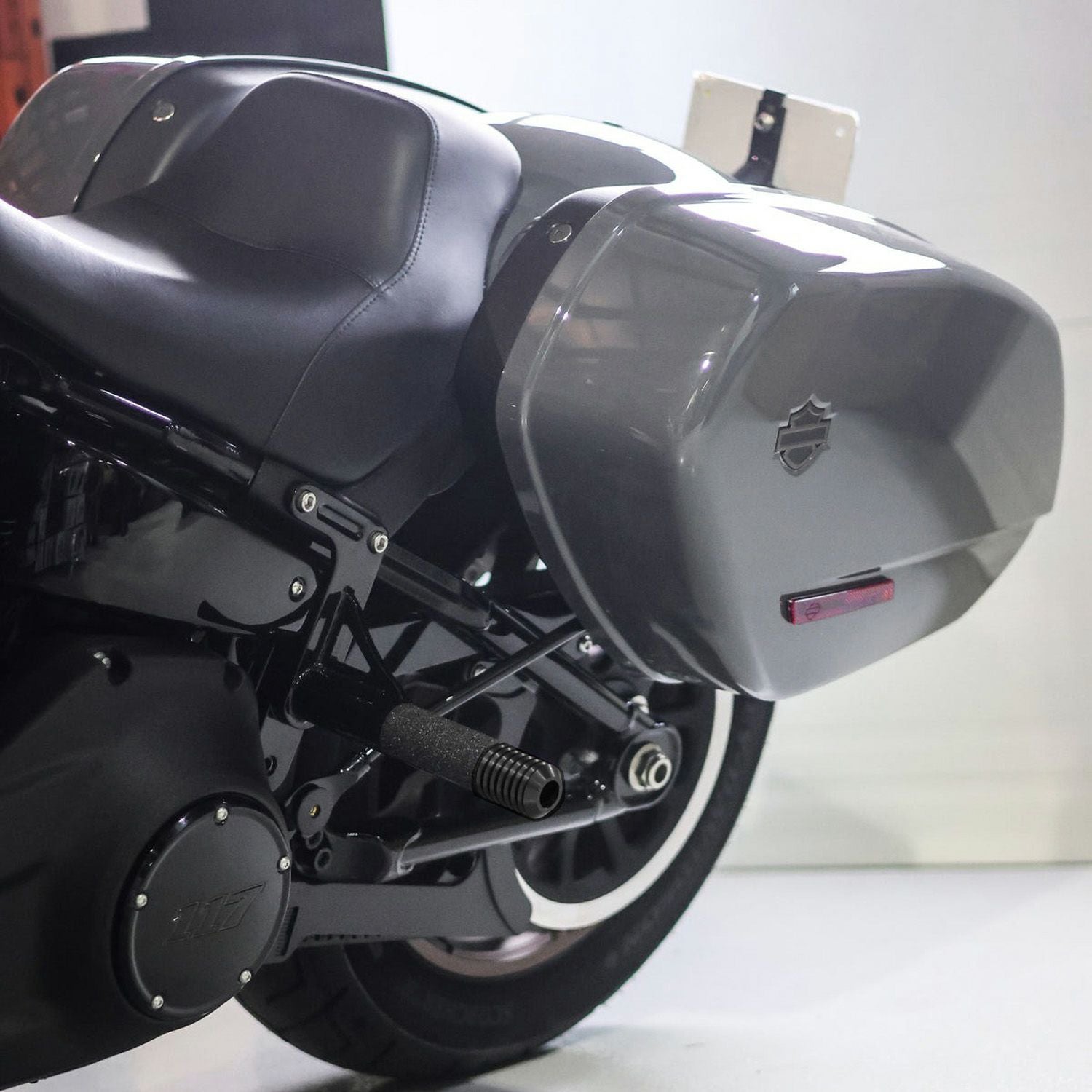 サドルバッグガード クラッシュバー ブラック ローライダーST FXLRST