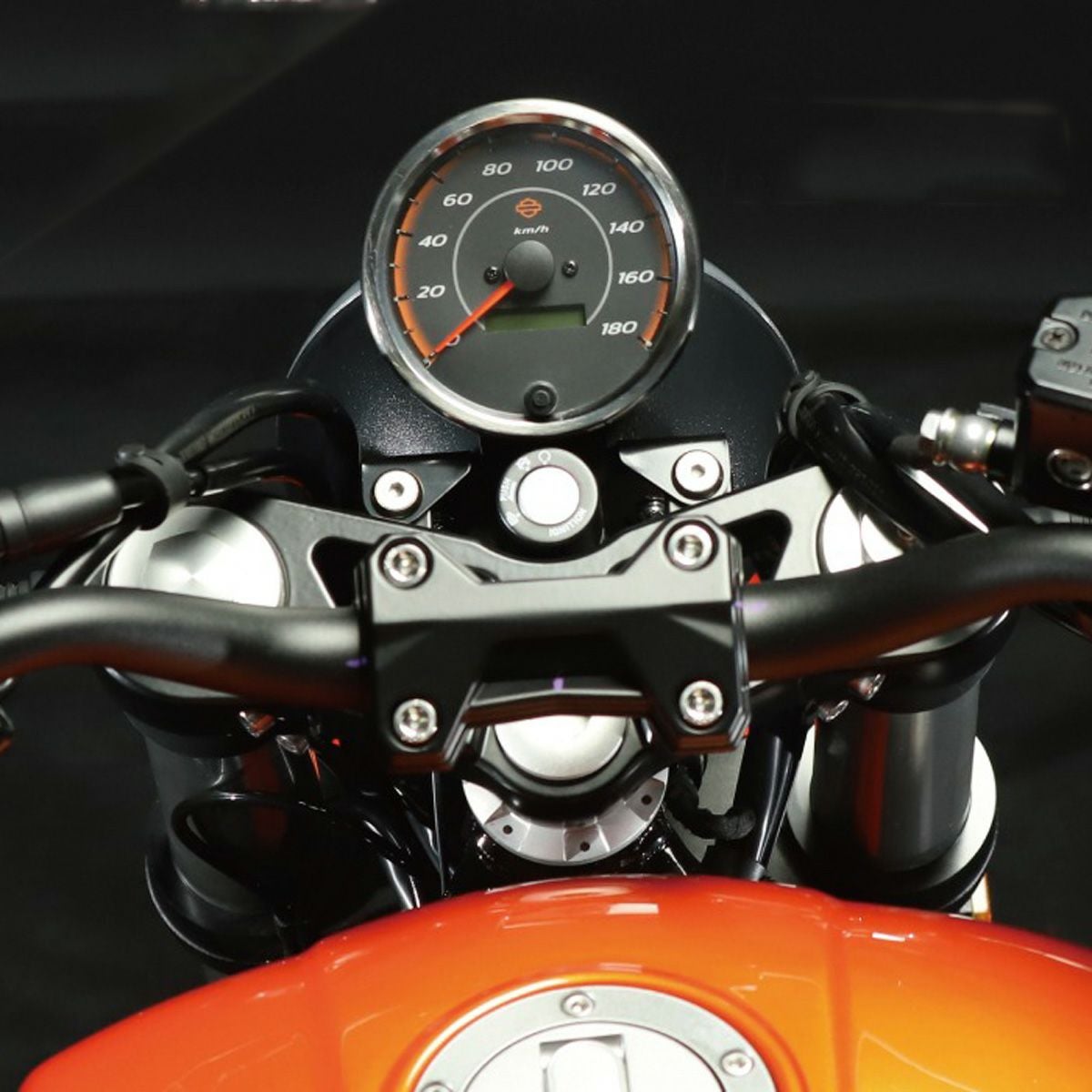 000000103053-01.jpg?size=l&w=