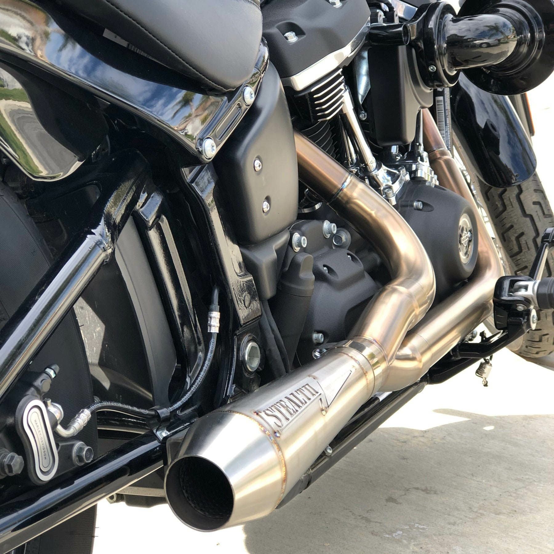 M8 ソフテイル 2-1フルエキゾーストマフラー ターンアウトタイプ