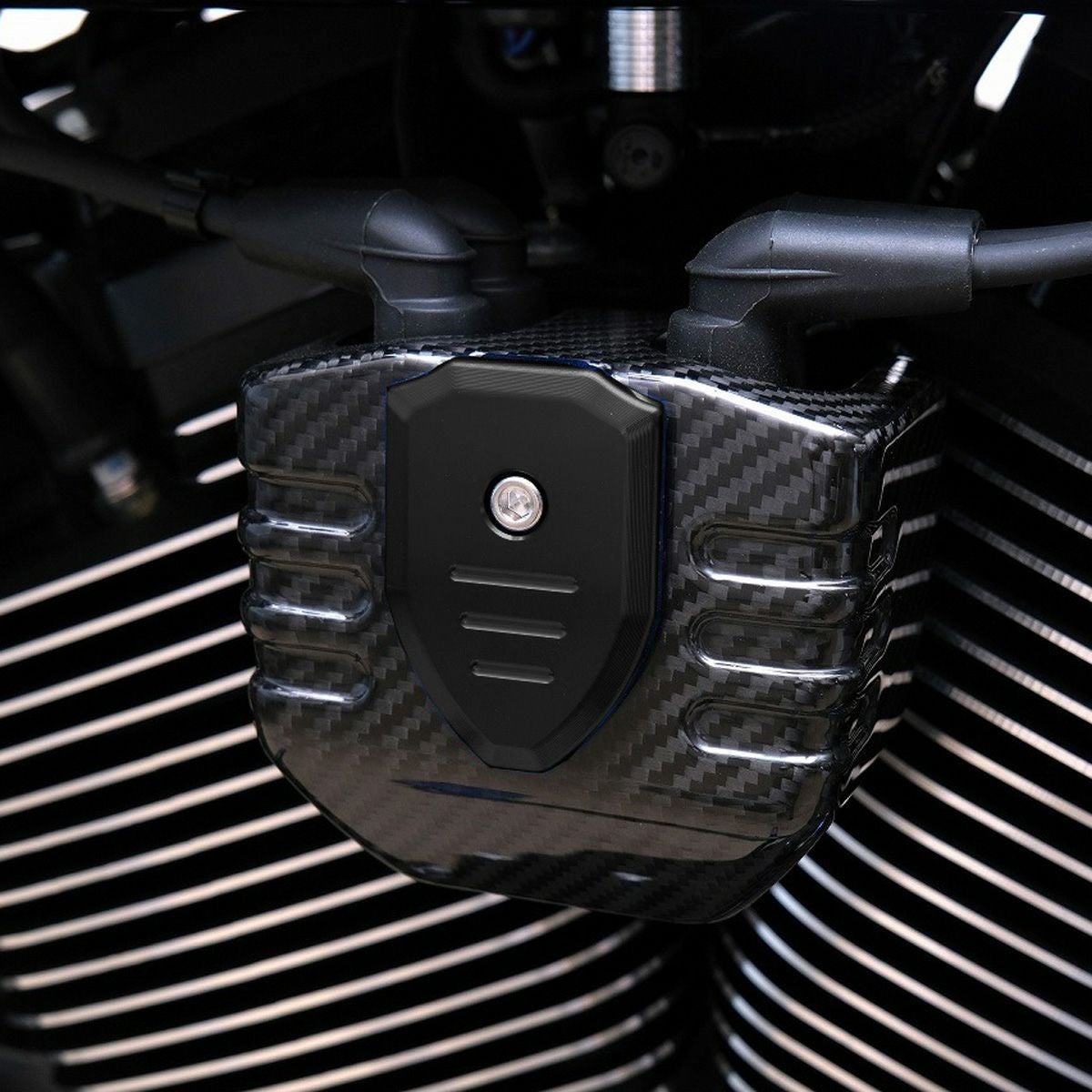 ハーレー M8 ソフテイル用 コイルカバー ブラック/シルバー |ハーレー