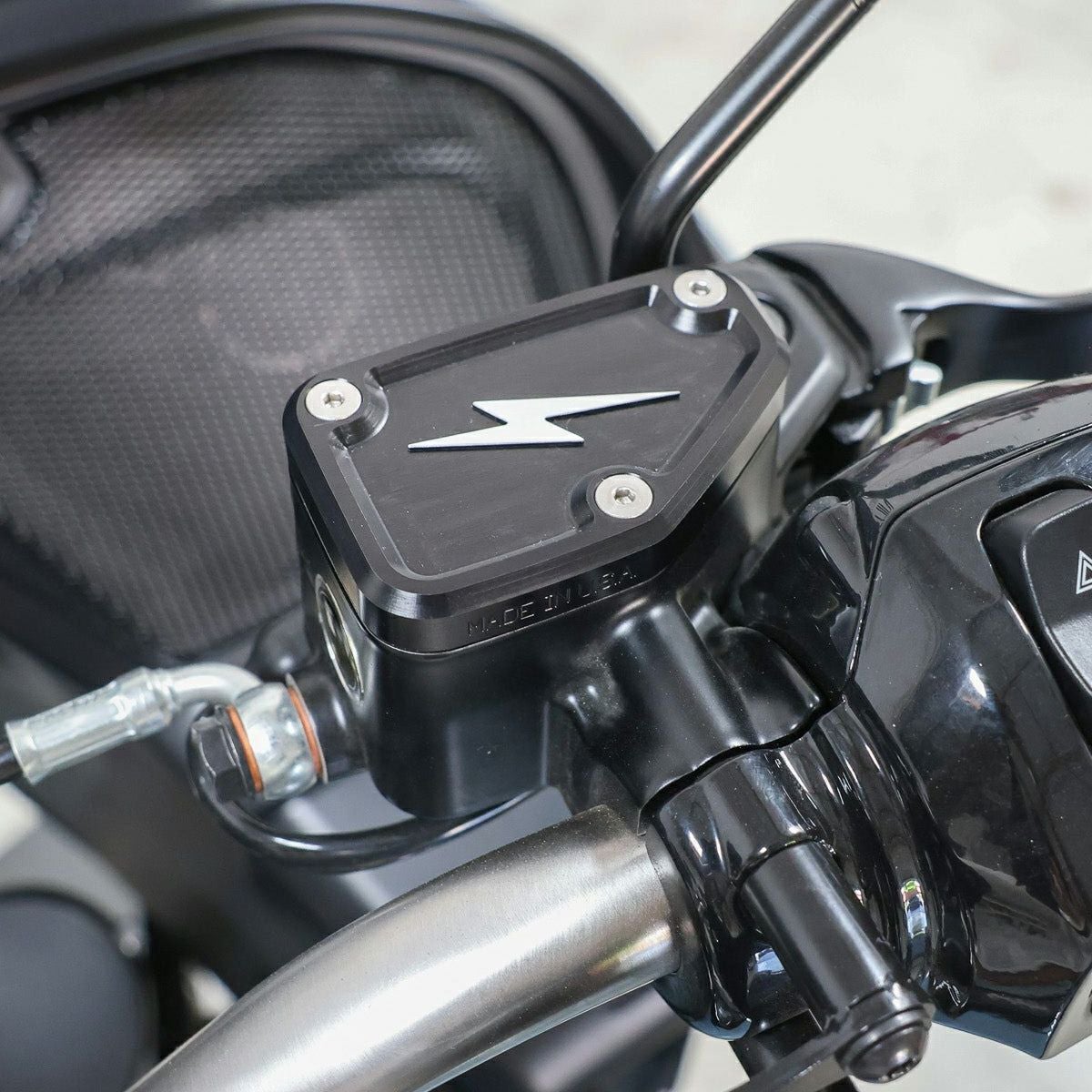 ThrashinSupply マスターシリンダーカバー|ハーレーパーツメーカー