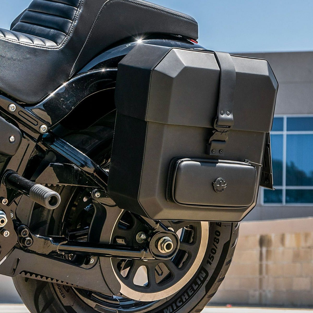M8 ストリートボブ、スタンダード Outlaw 15L クイックマウント
