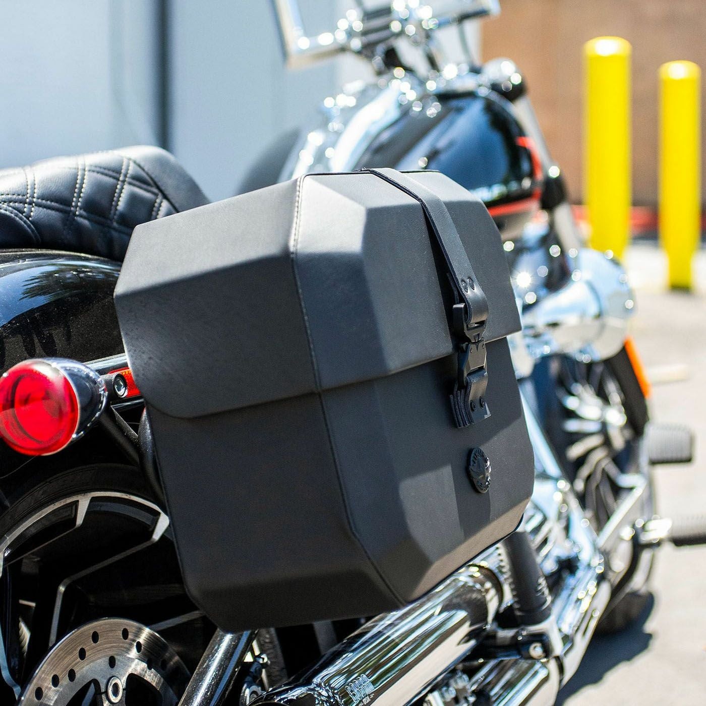 M8 ブレイクアウト Outlaw 10L クイックマウント・スモールサドル
