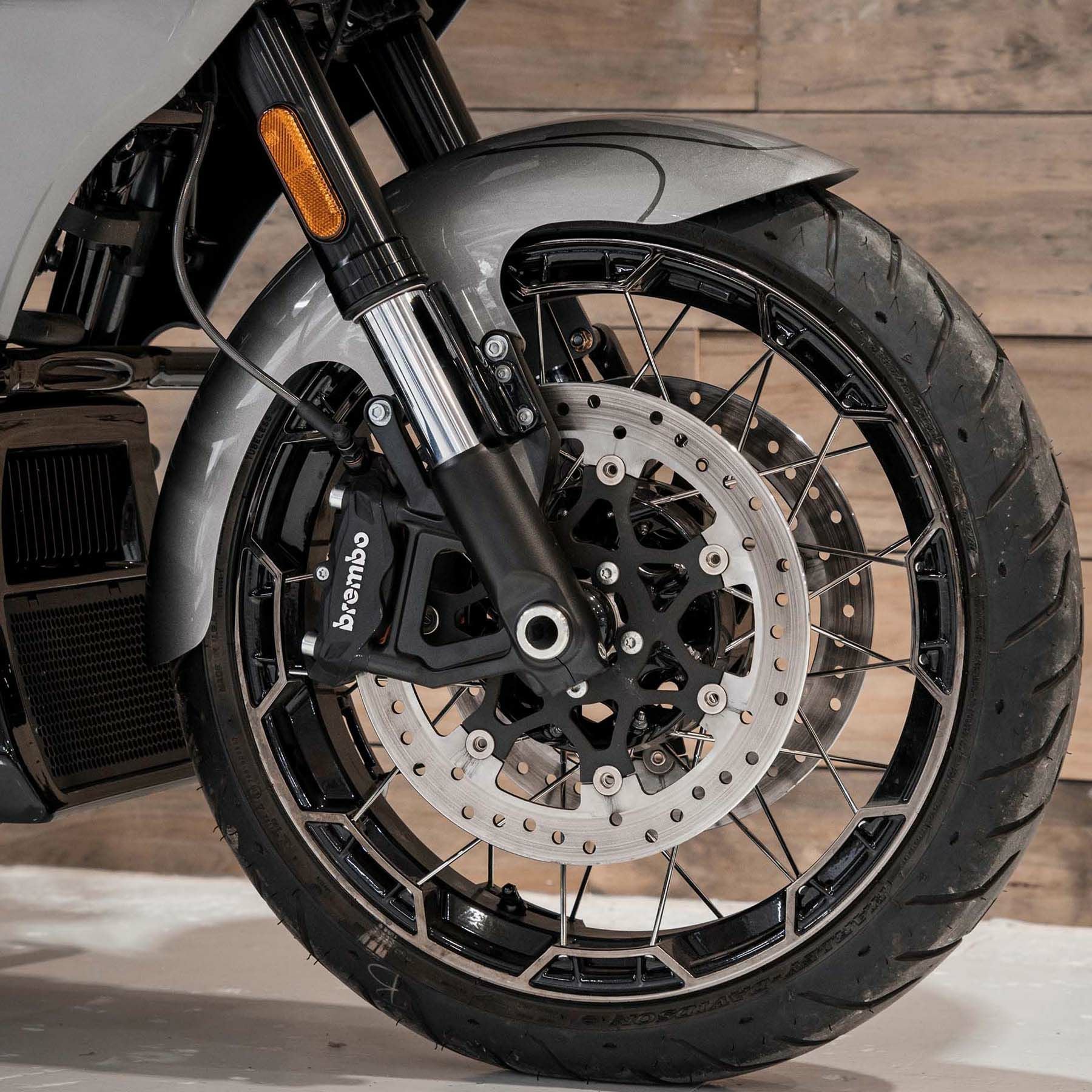 Paul Yaffe CAFE 21インチホイール用 Super Lite フェンダー 【CVO