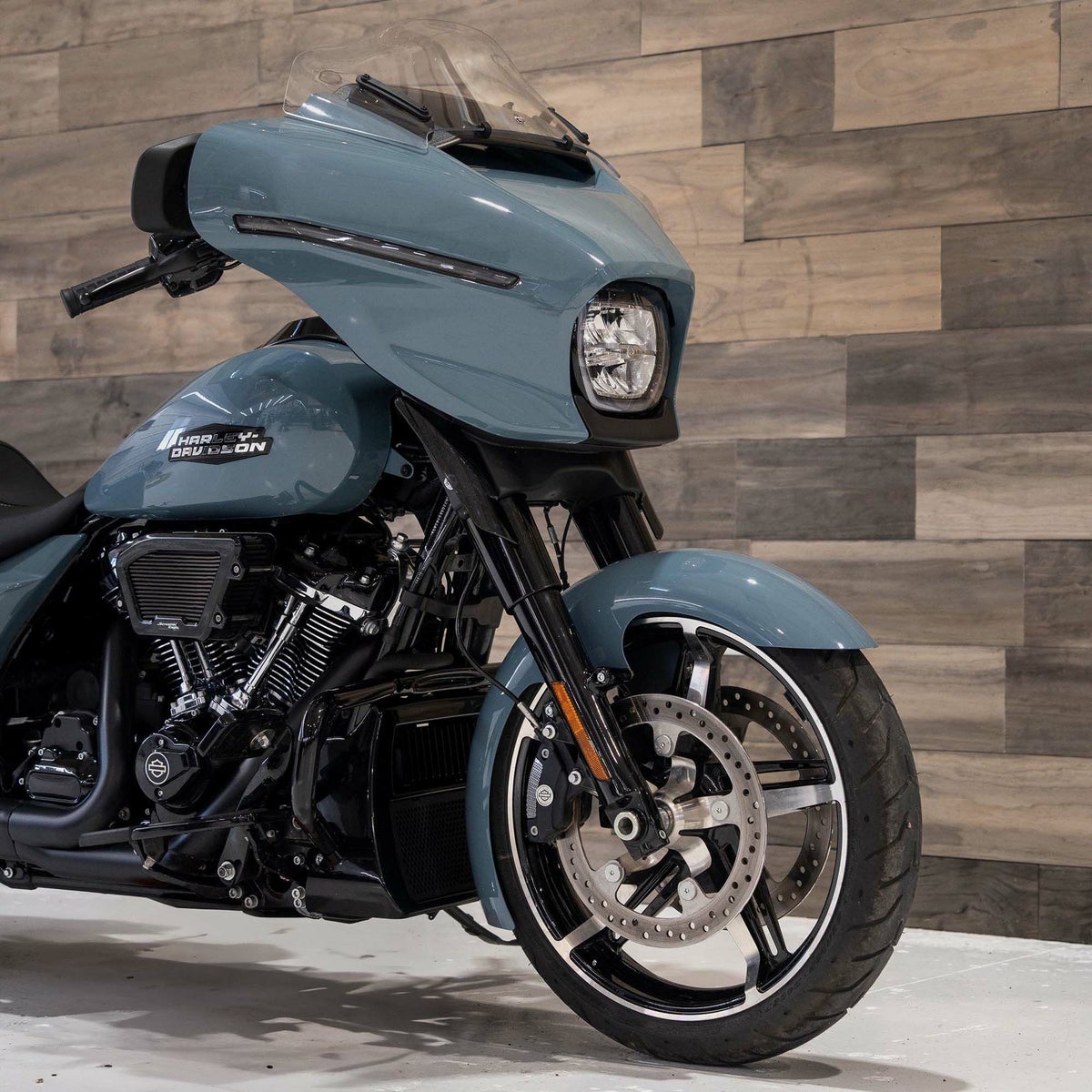 2023以降 CVOロードグライド/ST、CVOストリートグライド Slicer ハガーフロントフェンダー Klock Werks3