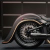 M8 ストリートボブ、スタンダード、スリム 180～200mmタイヤ対応 ストレッチリアフェンダー Killer Custom1