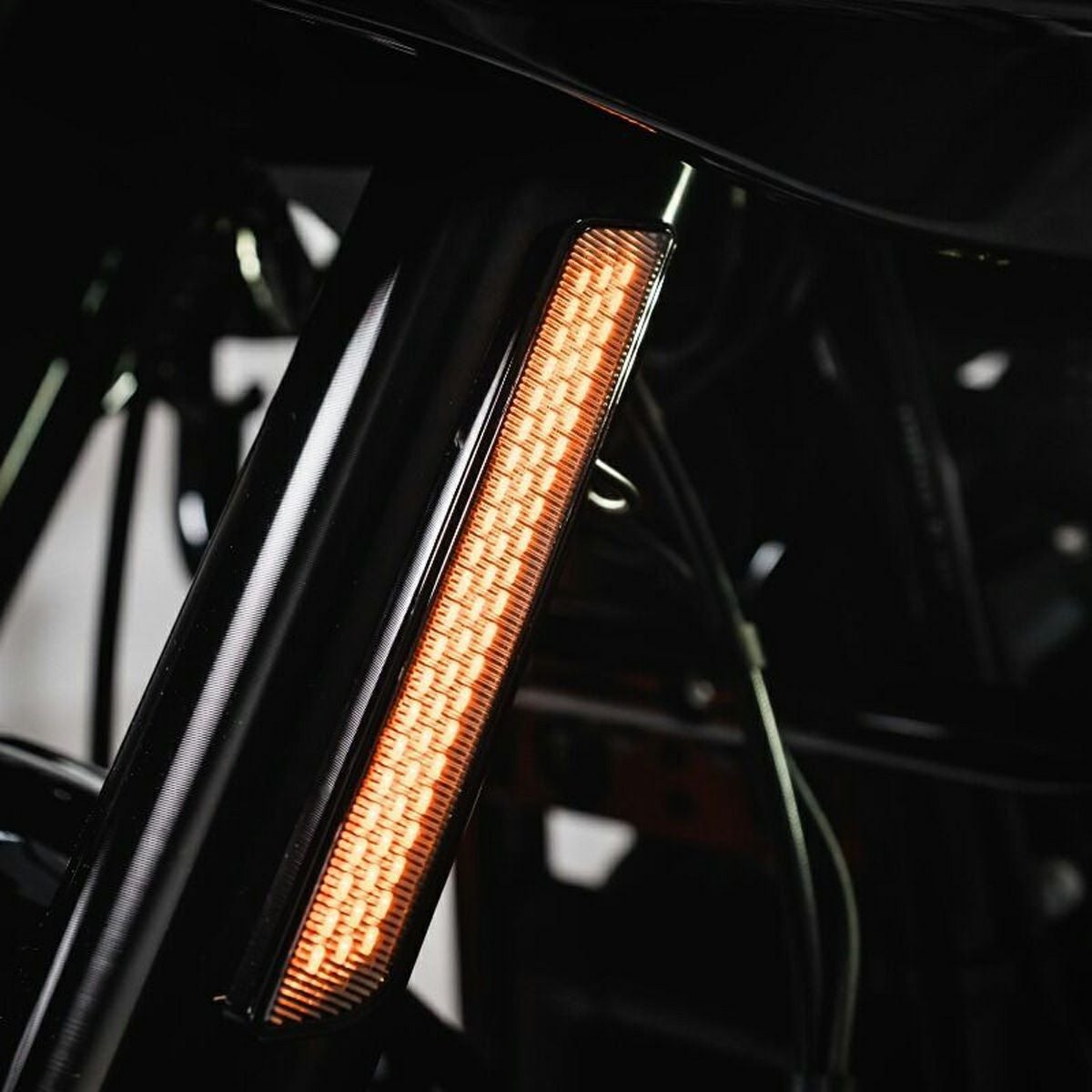 ローライダーST、エルディアブロ LEDフロントフォークライト (アンバー