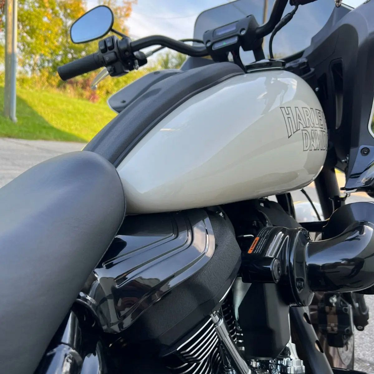 SALE】Kuryakyn（クリアキン） サドルシールド ソフテイル-M8