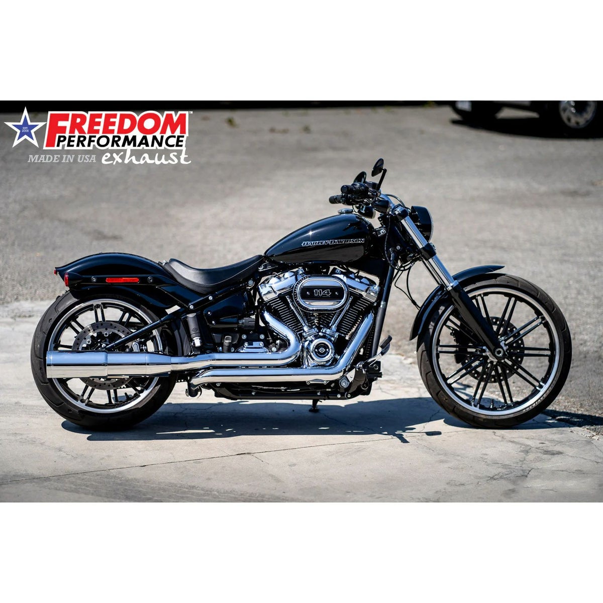  M8ソフテイル トゥルーデュアルエキゾースト用 4.5インチ ツーステップ・スリップオンマフラー ストレート (クローム) フリーダムパフォーマンス4