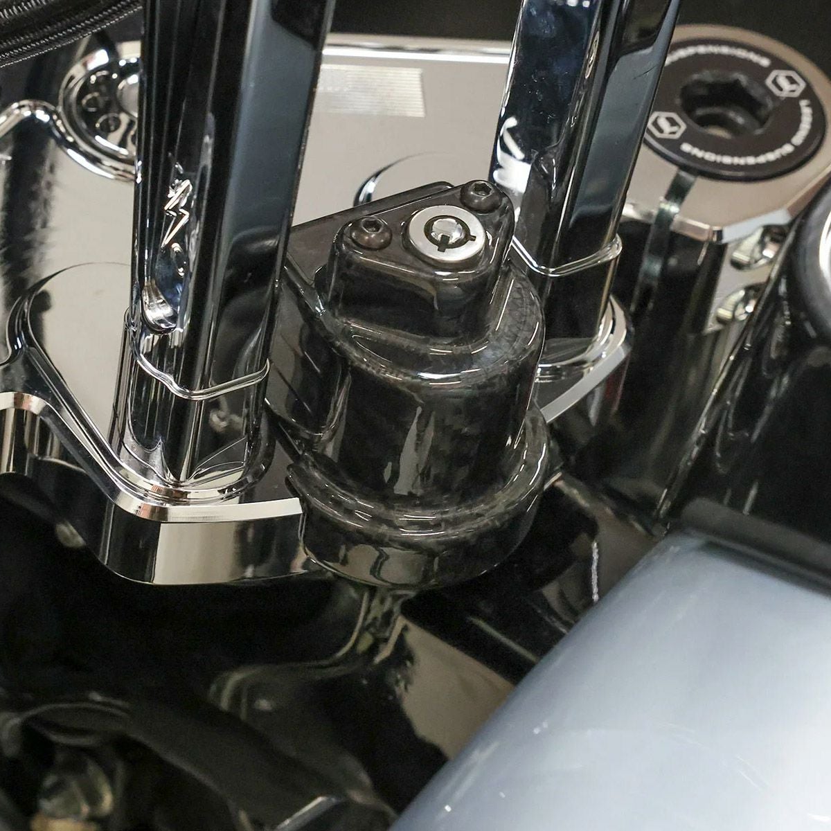 スラッシンサプライ 2024以降 ロードグライド カーボン・ロックカバー