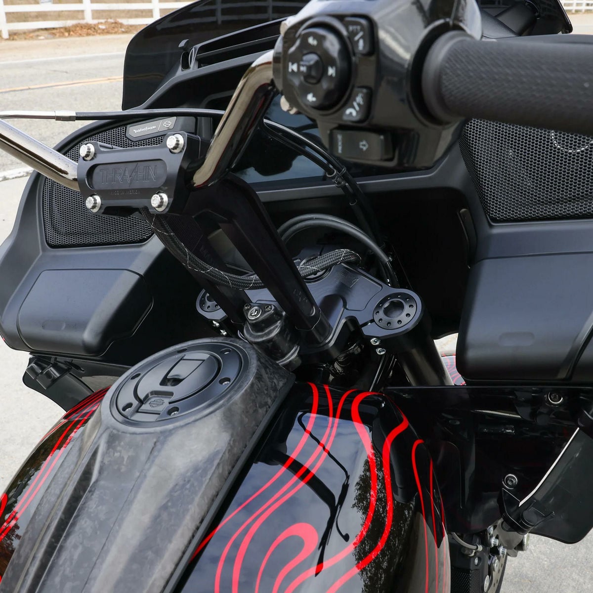 2024以降 ロードグライド トップトリプルツリー (ブラック) スラッシンサプライ4