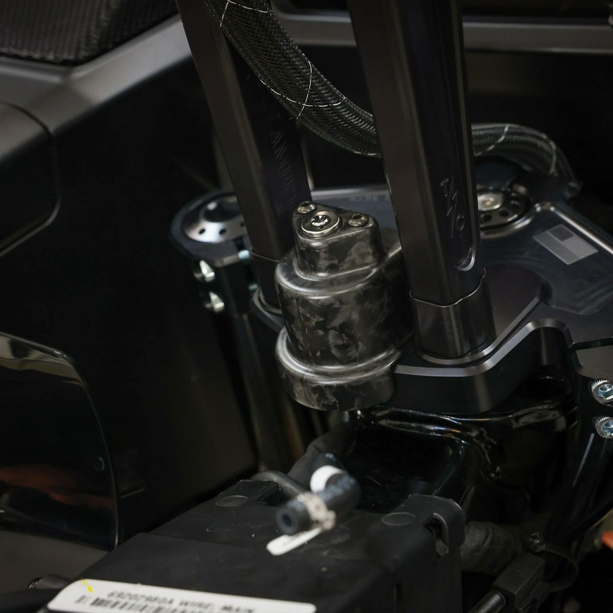 2024以降 ロードグライド トップトリプルツリー (ブラック) スラッシンサプライ13