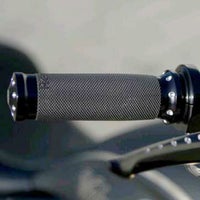 ローランドサンズ・デザイン(RSD)トラッカーグリップ　コントラストカット-02