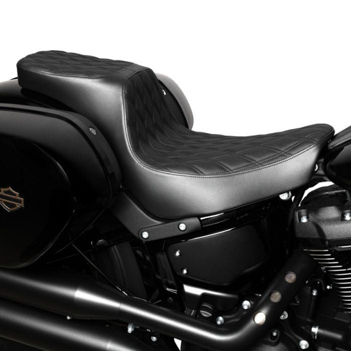 M8ソフテイル ローライダー/S/ST、スポーツグライド パフォーマンスプレデター 2UPシート (ダブルダイアモンド/ブラック)