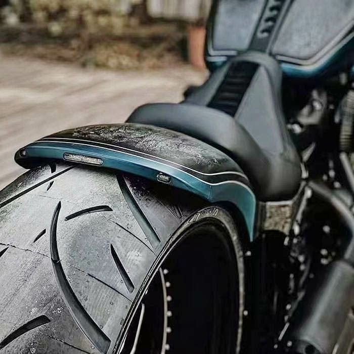 M8 ブレイクアウト ファットボーイ ワイドボバー リアフェンダー LEDテール、ウインカーセット ビビッドブラック HOGWORKZ 9