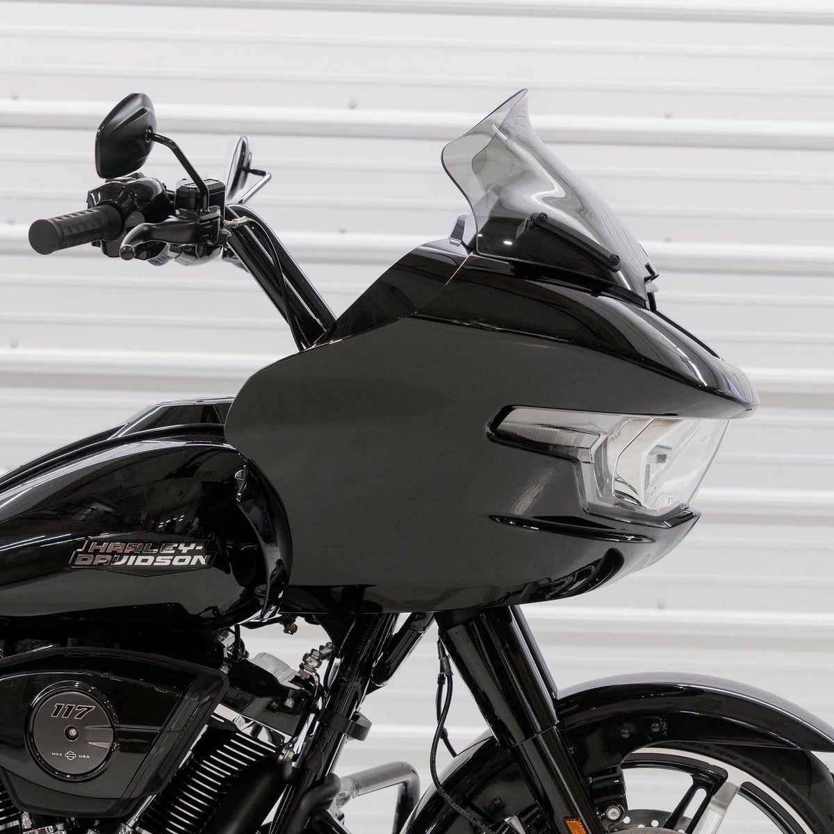 2024以降 ロードグライド 11インチ スポーツウィンドシールド (ライトスモーク)3