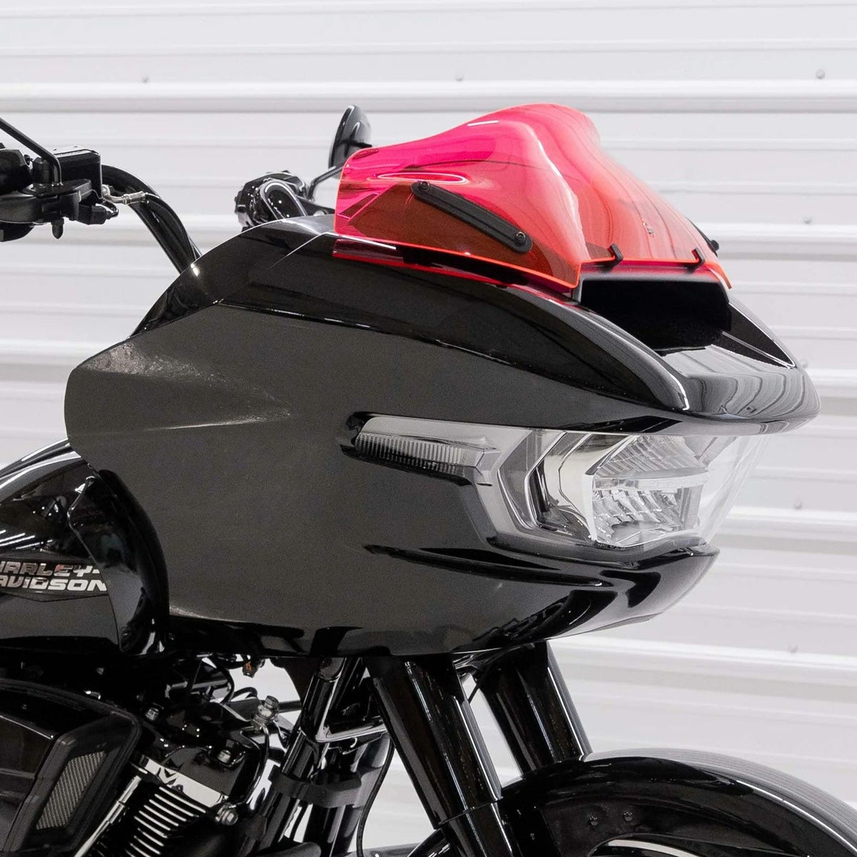 2024以降 ロードグライド 8インチ カラースポーツウィンドシールド (ピンクアイス)