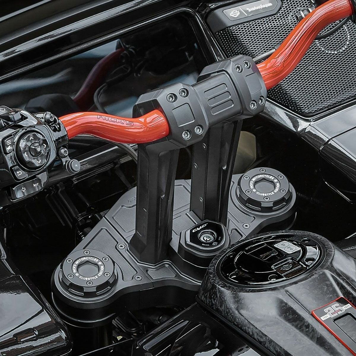 2024以降 ロードグライド クラブスタイル 10インチライザー/トリプルツリーカバーキット