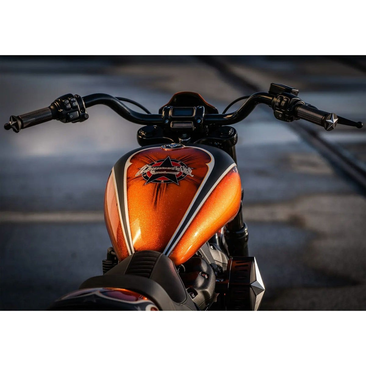 M8ソフテイル ストリートボブ、スタンダード アルミ ヘッドライトキャップ (ロウアルミ)4