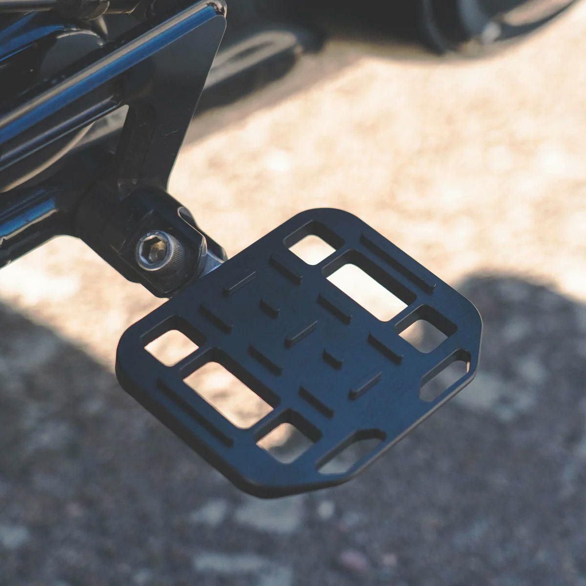 M8ソフテイル ミニフロアボード ライダー用 (ブラック)