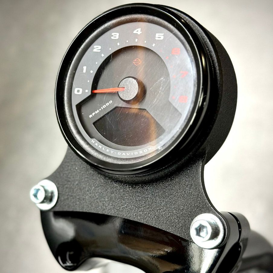  2022以降　ローライダーS メーターマウントブラケット (リンクルブラック)