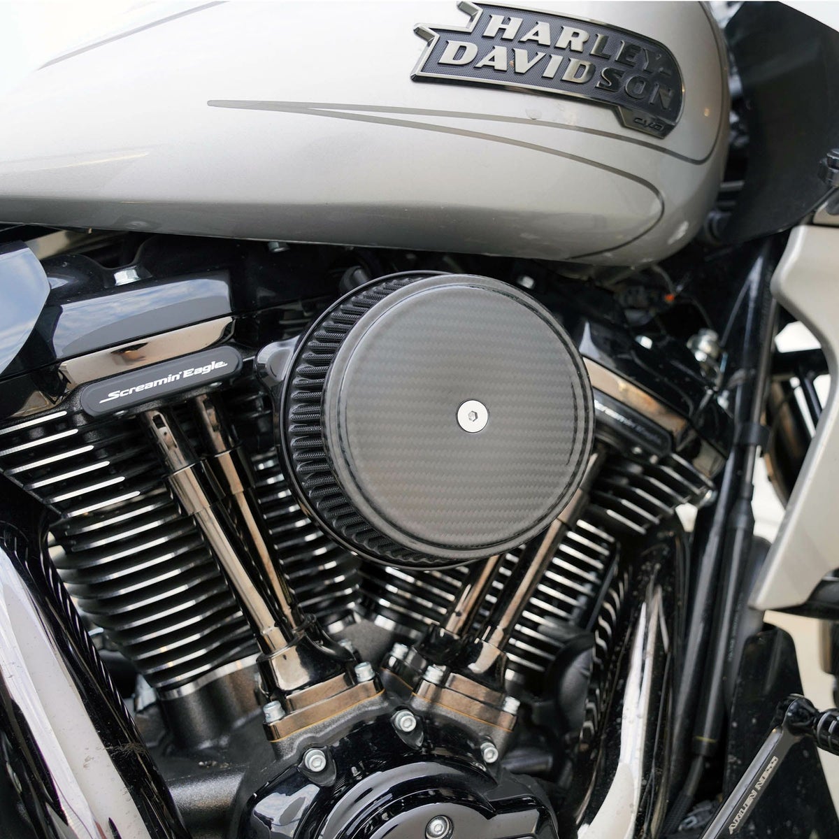 2024以降 ツーリング、2025以降 ソフテイル アレンネス ビッグサッカー ステージ1・エアクリーナー カーボンカバー1