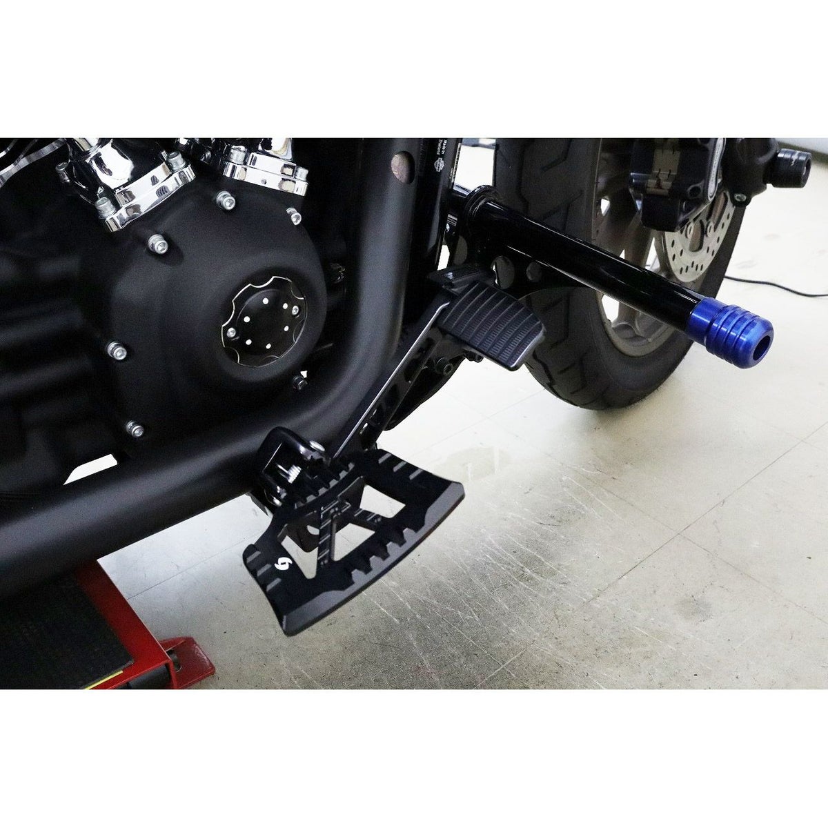 M8 ソフテイル リアブレーキレバーキットV2 Aタイプ (ブラック)2