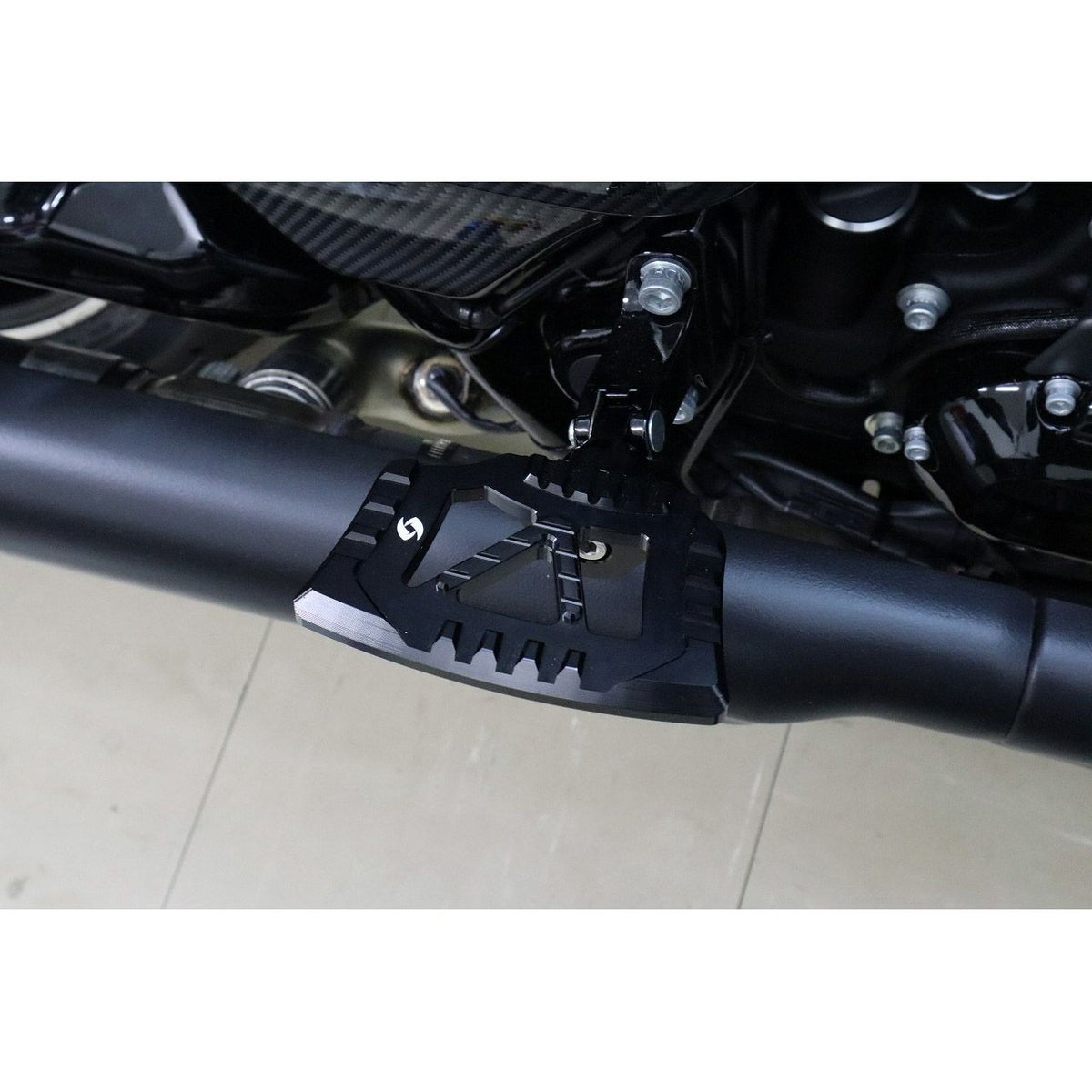  ハーレー アルミ ミニフットボード (ブラック)2