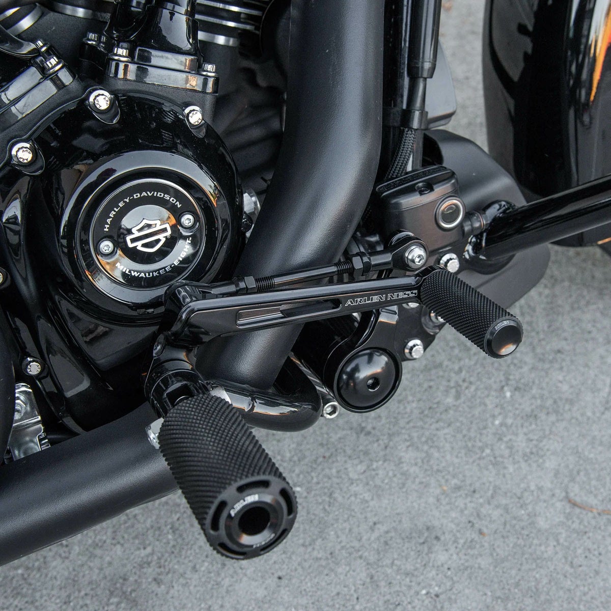  2024以降 ツーリング ミッドコントロールキット (ブラック)3