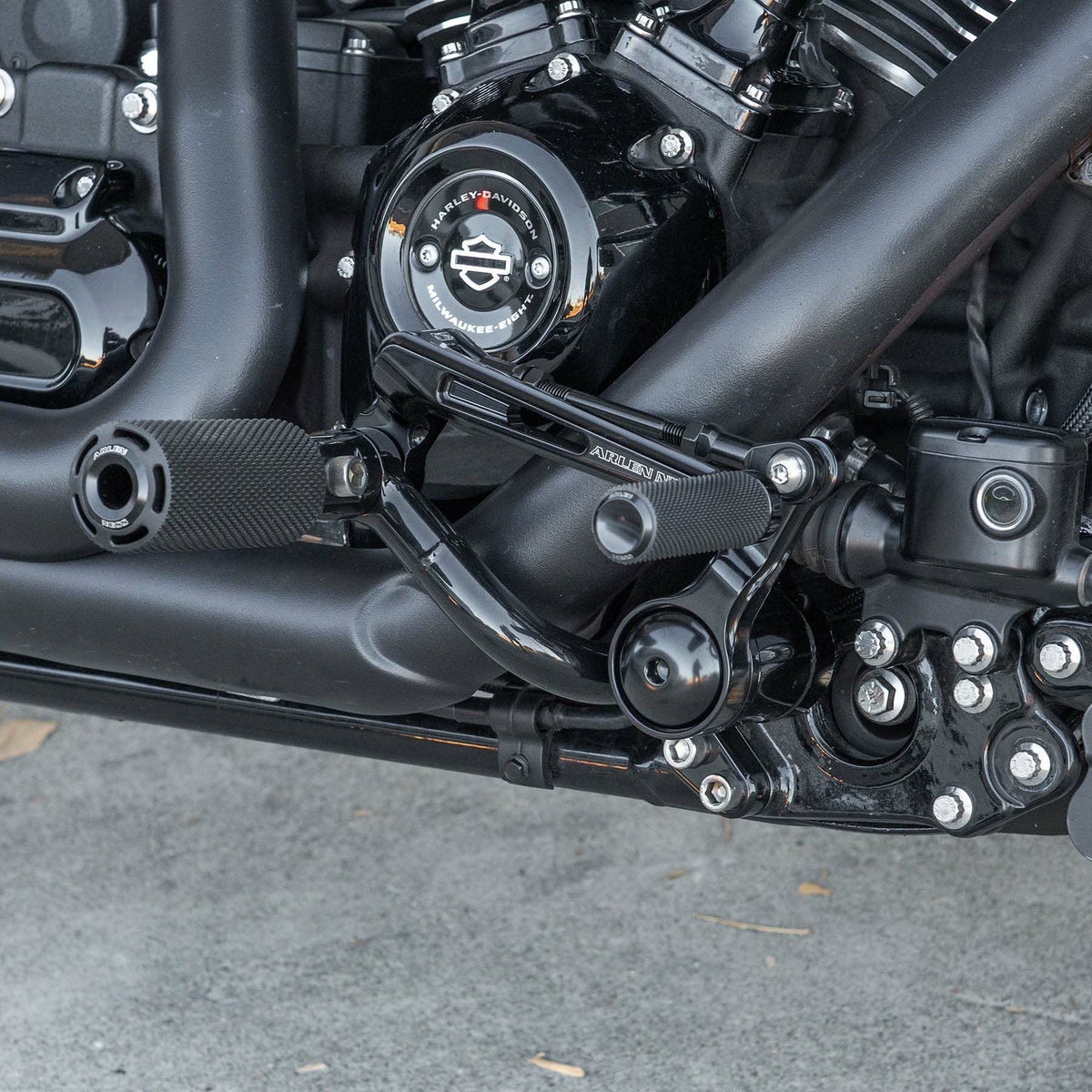  2024以降 ツーリング ミッドコントロールキット (ブラック)4