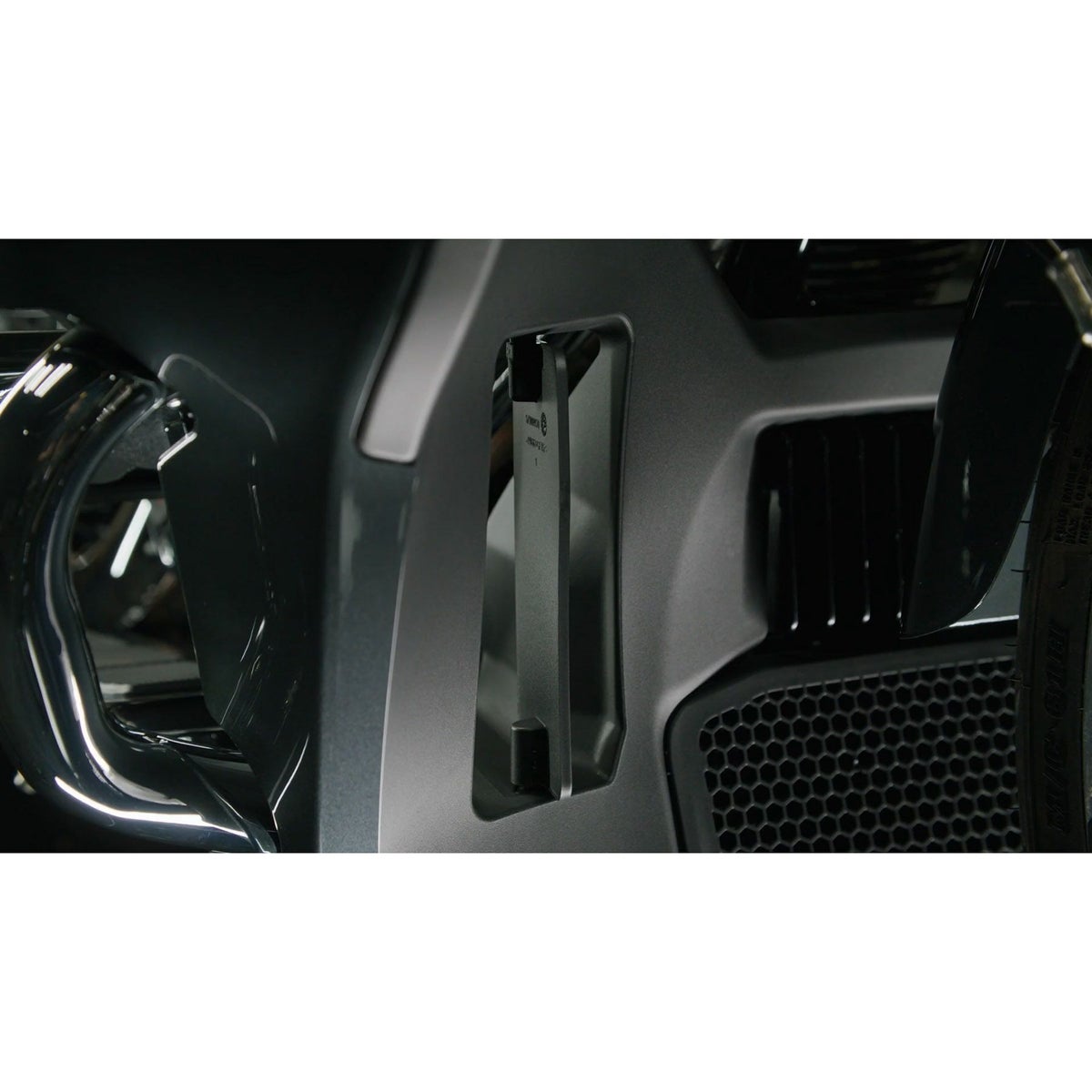 2024以降 ツーリング ロワーフェアリング (ビビッドブラック)1