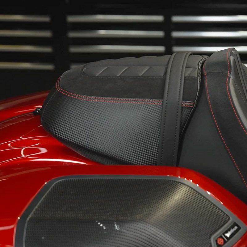 スイッチバック 2UPシート Uステッチ 【ロードグライド、ストリート