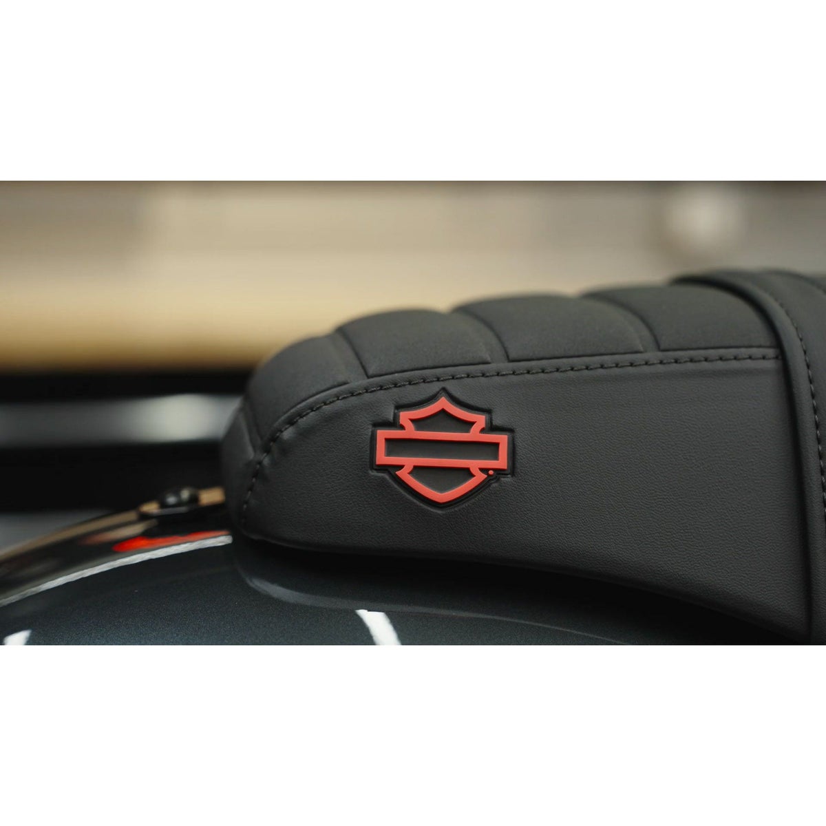 M8 ローライダー/S/ST、スポーツグライド、エルディアブロ スイッチバック ツーアップシート (レッドステッチ)6