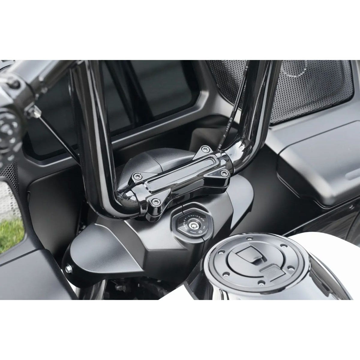 2024以降 ロードグライド アトラス ハンドルクランプ (ブラック)1