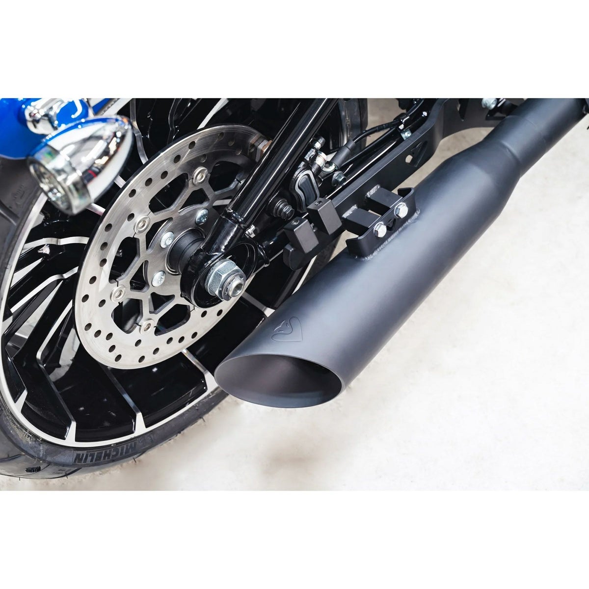 M8 ブレイクアウト、ファットボーイ 2-1 フルエキゾーストマフラー (ブラック)6